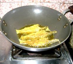 Cooking fried fish